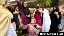 په پاکستان د نرښځیانو د وژنو د پېښو پرضد په وار وار مظاهرې شوې دي. پخوانی انځور