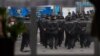 Осужденные на территории исправительной колонии. Иллюстративное фото