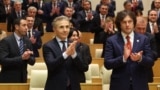 "ქართული ოცნება" ოპოზიციურ პარტიებს არაკონსტიტუციურად გამოცხადებას უპირებს, ხოლო ოპოზიციონერ პოლიტიკოსებს - სამომავლო პოლიტიკურ საქმიანობასაც უკრძალავს. 