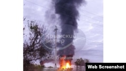 Ýaşaýjylar Simferopol etrabynyň Gwardeýskoýe şäherçesinde turan ýangynyň wideolaryny çap etdiler.