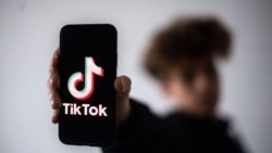 Diňle: Sosial mediada çap edilýän 'kemsidiji' wideolar ilatda nägilelik döredýär
